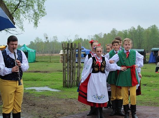 Perfekcja na scenie. ZPiT ZL przyciąga tłumy. Czerń w każdy dzień.