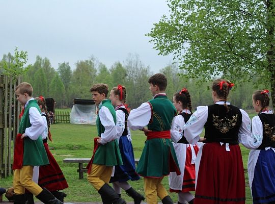 Perfekcja na scenie. ZPiT ZL przyciąga tłumy. Czerń w każdy dzień.