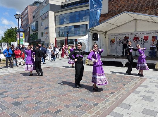 Zespół Pieśni i Tańca "Ziemia Lęborska" od piątku 21 czerwca reprezentuje miasto Lębork podczas 38. Międzynarodowego Zjazdu Hanzy 2018.