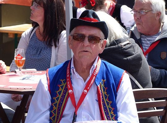 Zespół koncertuje na scenach w różnych rejonach portowego miasta