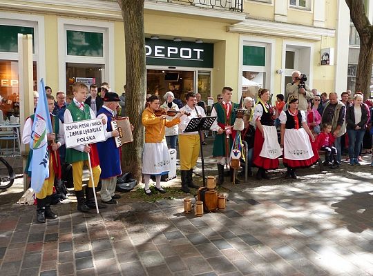 Tak było dzisiaj w portowym Rostocku. Brawo!