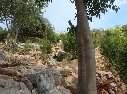 Wdrapujemy  się na górę objawień w Medjugorje! Ziemia Lęborska – jak skała!