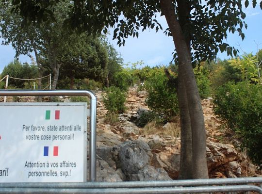 Wdrapujemy  się na górę objawień w Medjugorje! Ziemia Lęborska – jak skała!