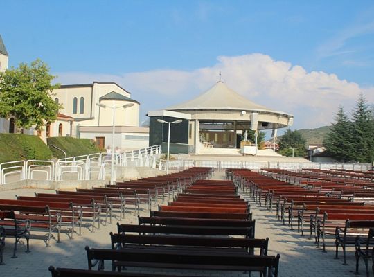 Wdrapujemy  się na górę objawień w Medjugorje! Ziemia Lęborska – jak skała!